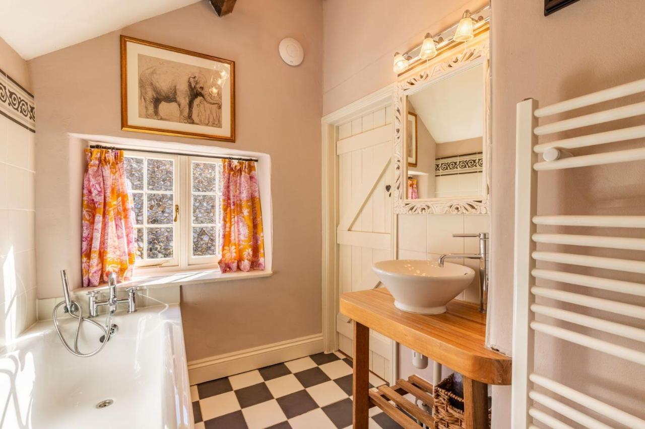 Host & Stay - The Old Paul Pry Holt  Bagian luar foto