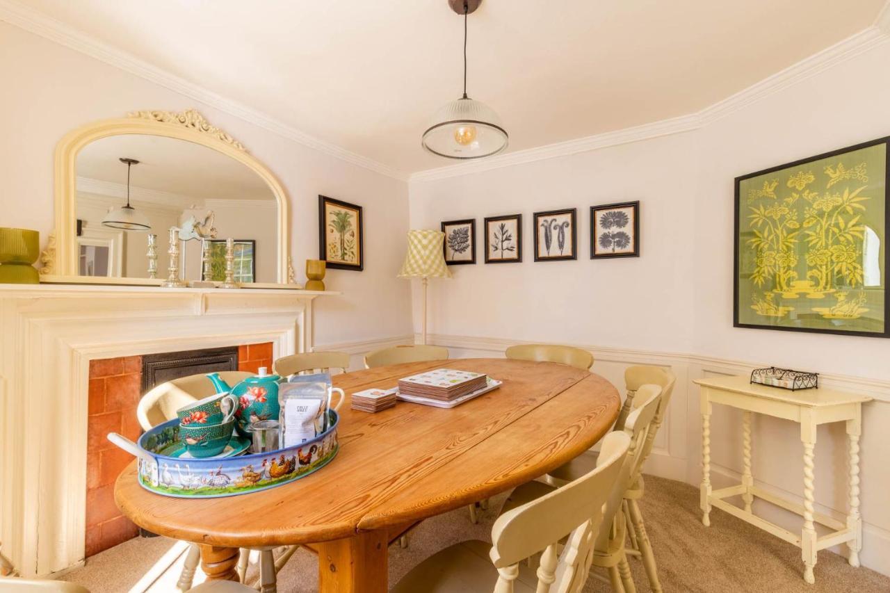 Host & Stay - The Old Paul Pry Holt  Bagian luar foto